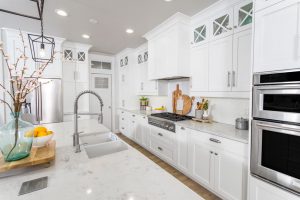 white kitchen 